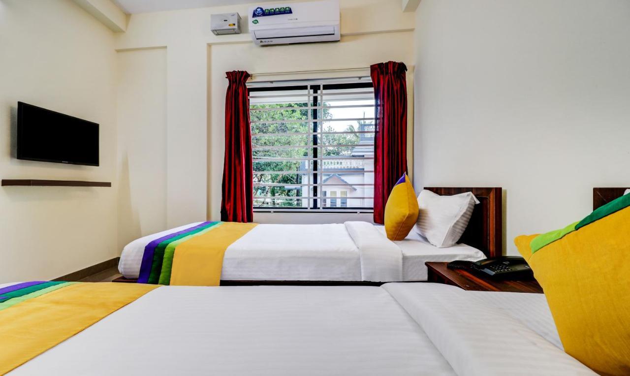 Itsy Hotels Rain Tulsi Stayz, Palarivattom Junction Kochi Ngoại thất bức ảnh