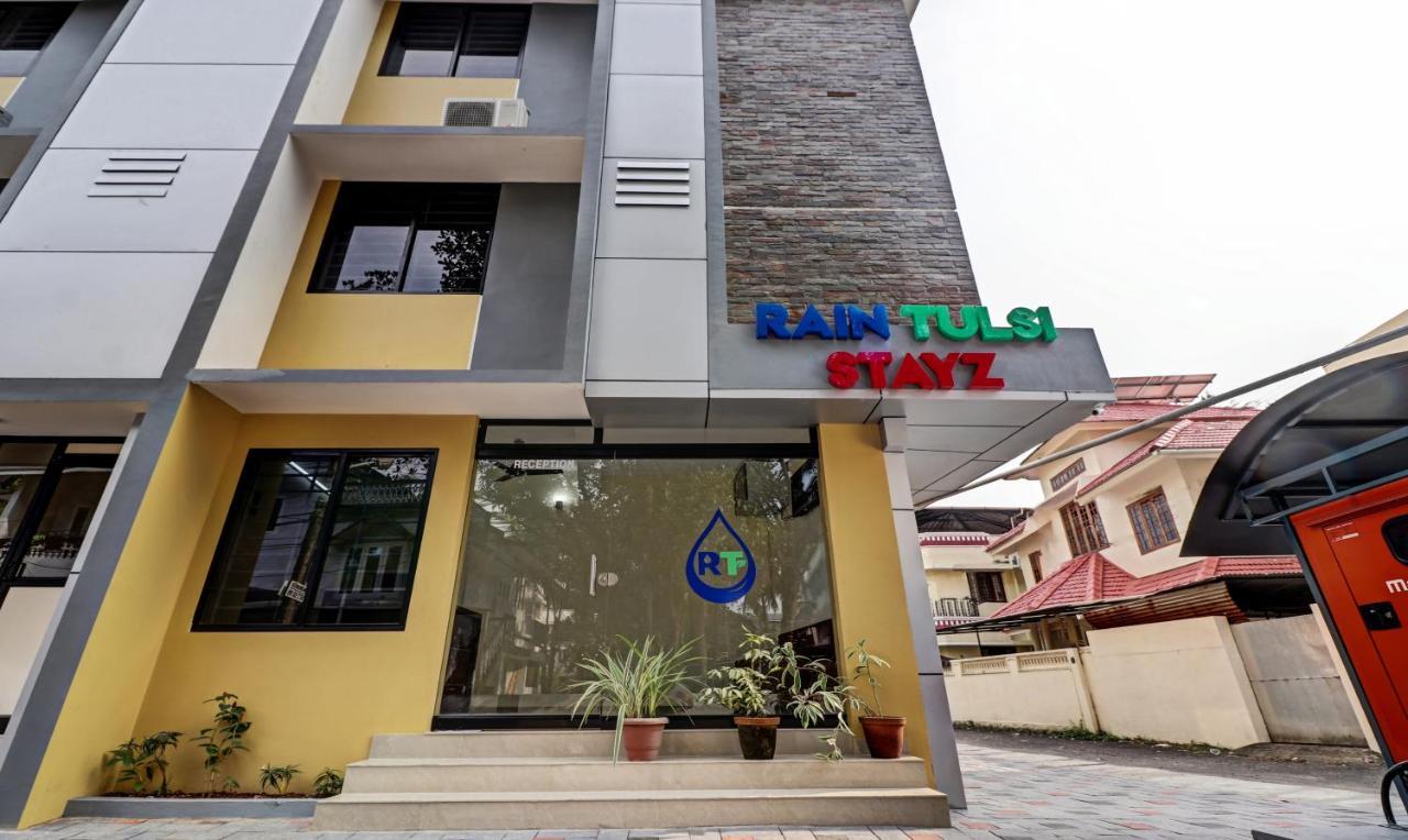 Itsy Hotels Rain Tulsi Stayz, Palarivattom Junction Kochi Ngoại thất bức ảnh