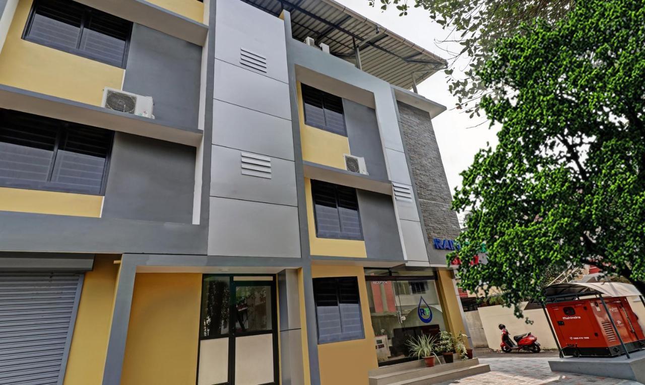 Itsy Hotels Rain Tulsi Stayz, Palarivattom Junction Kochi Ngoại thất bức ảnh